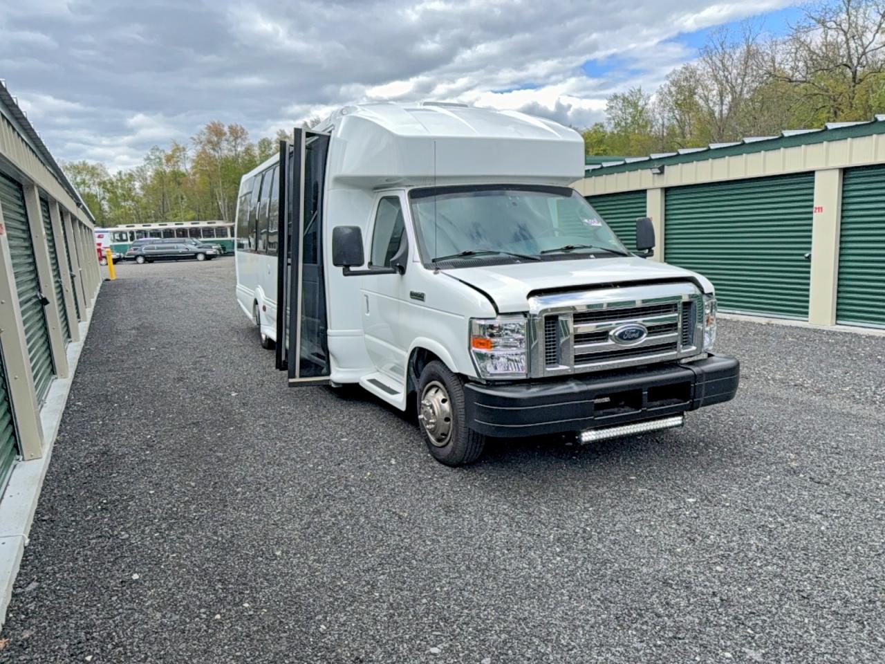 2003 Ford Econoline VIN 1FDXE45F53HA63424 photo 1