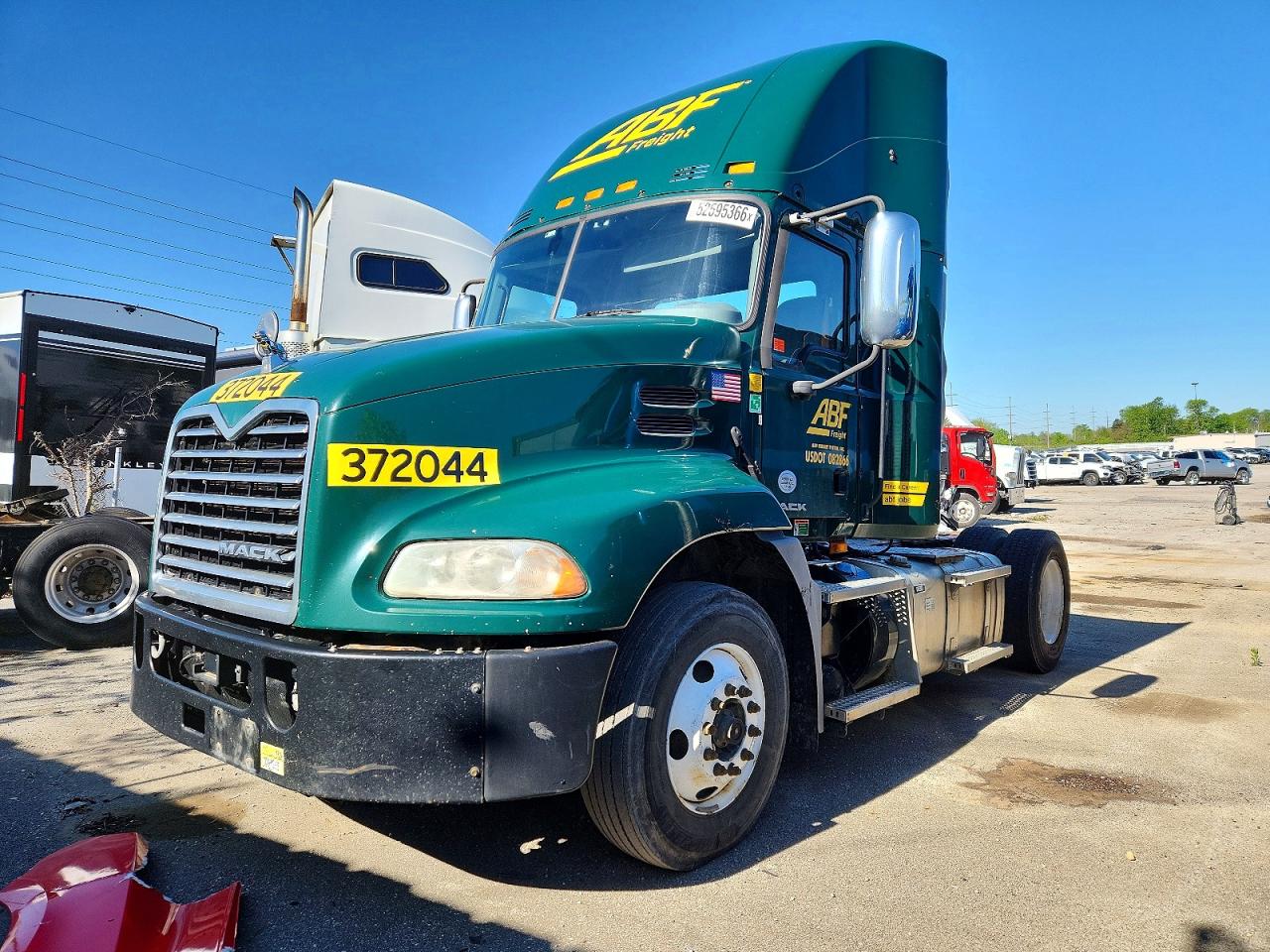2018 MACK All other VIN 1M1AW01X1JM010674 photo 2