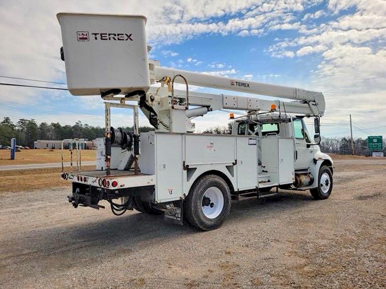 2007 International 4000 serie VIN 1HTMMAAN37H438371 photo 4
