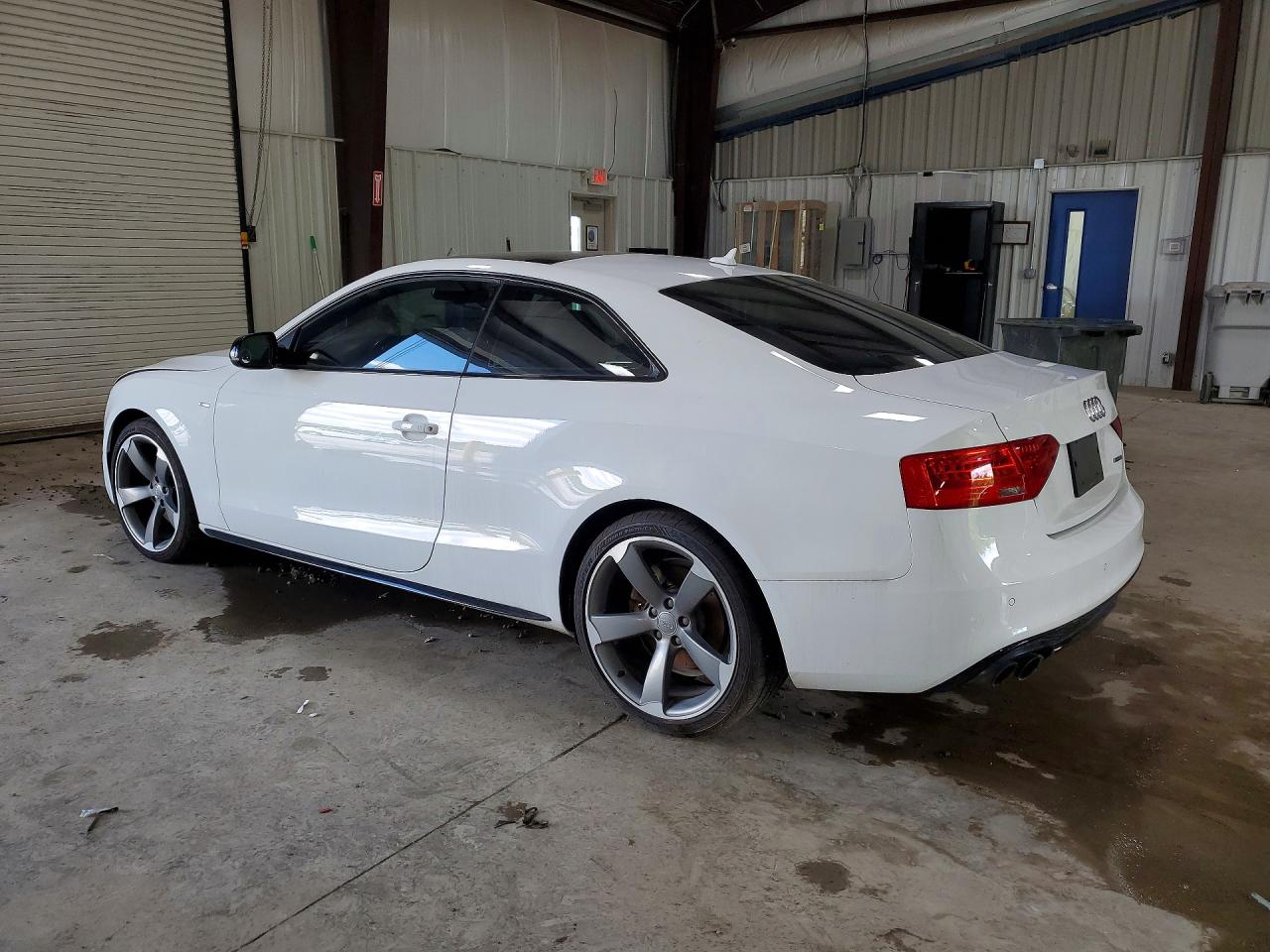 2015 Audi A5 VIN WAUMFAFR6FA052518 photo 2