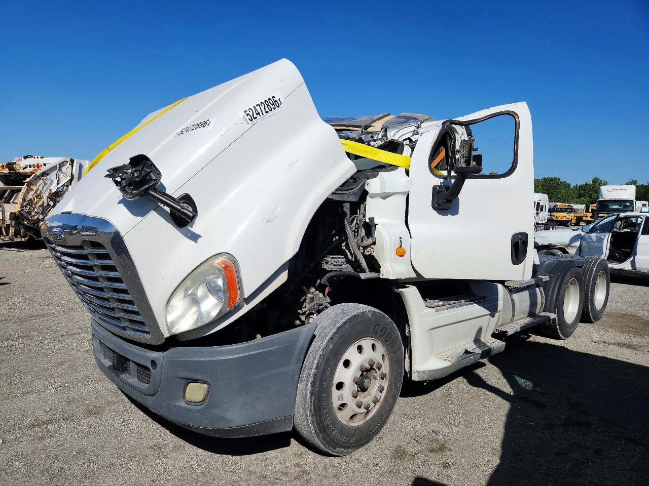 2013 FREIGHTLINER All other VIN 1FUJGEDR9DLBW0156 photo 2