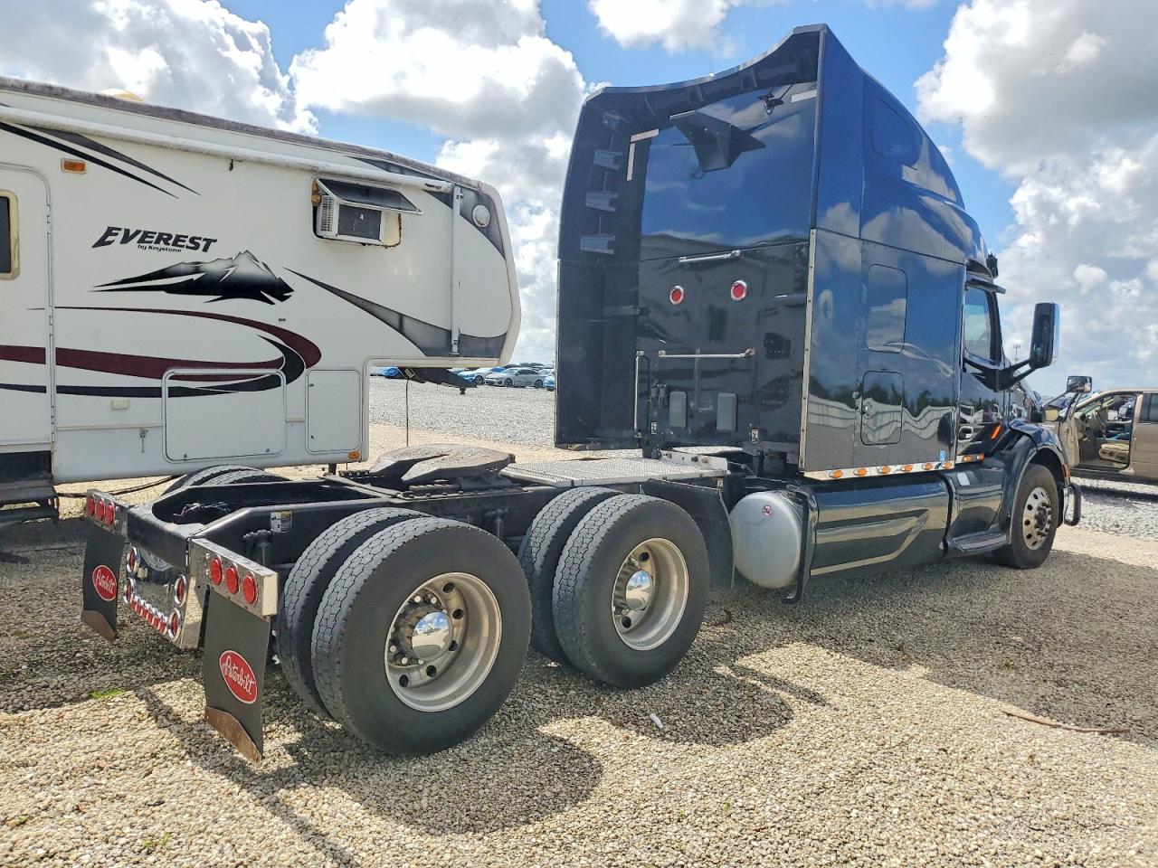 2020 PETERBILT All other VIN 1XPBDP9X8LD669375 photo 4