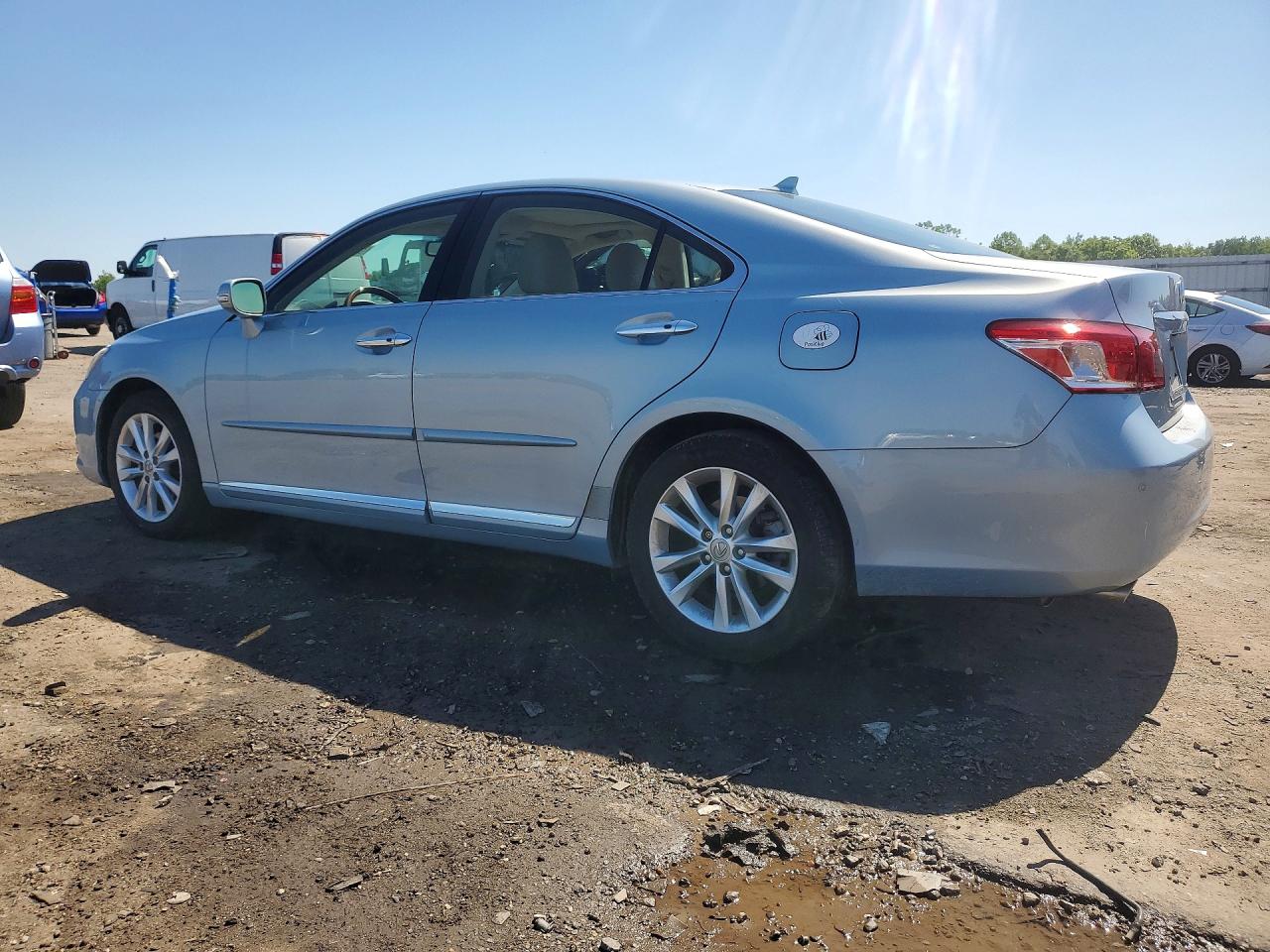 2011 Lexus ES350 VIN JTHBK1EG2B2426289 photo 2