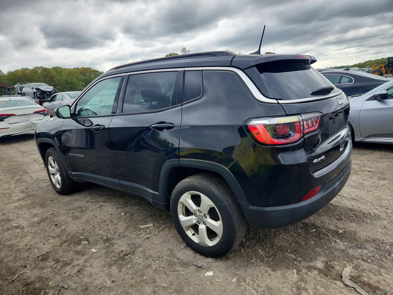 2019 JEEP Compass VIN 3C4NJDBB5KT647511 photo 2