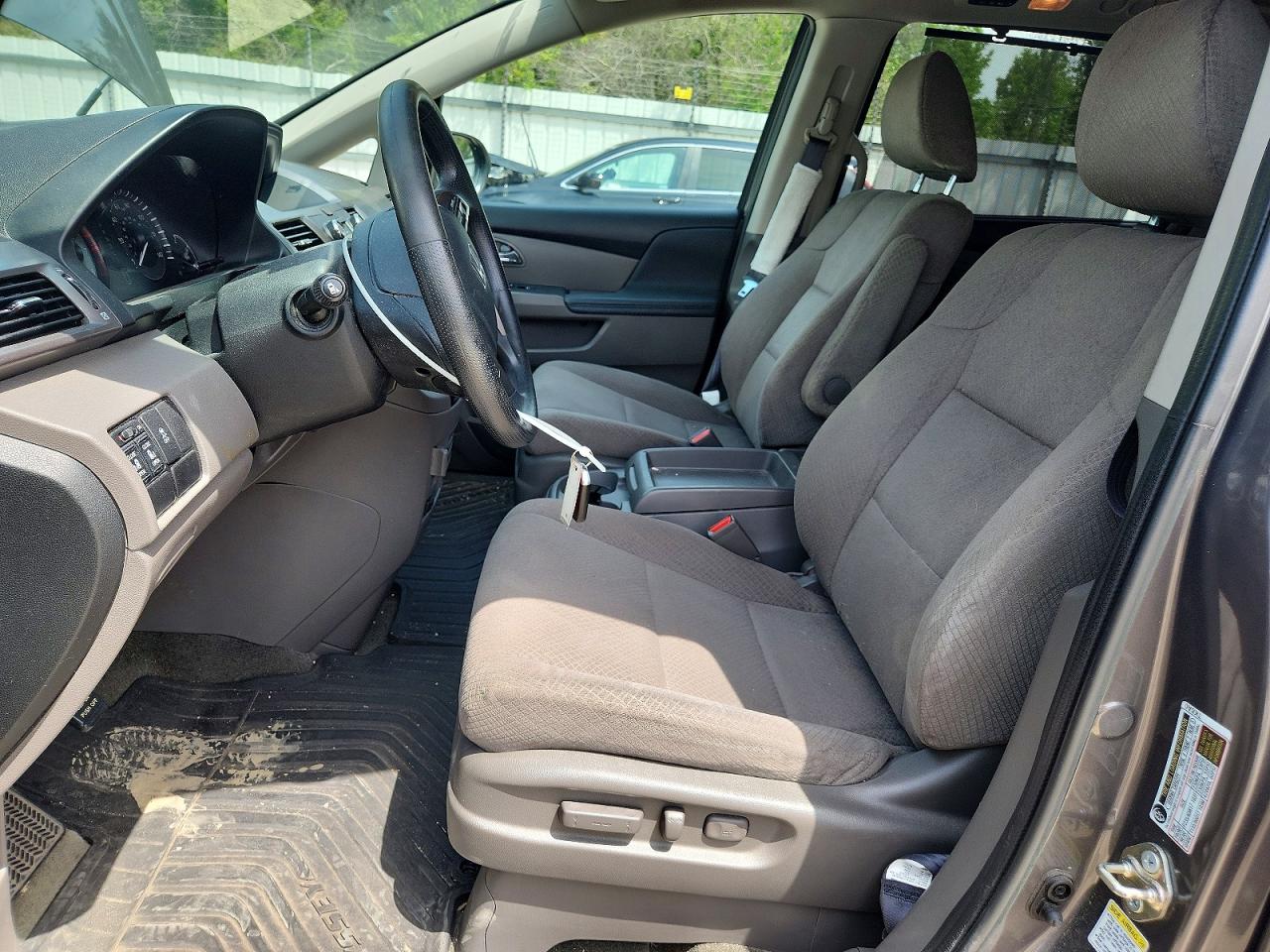2017 Honda Odyssey VIN 5FNRL5H36HB012905 photo 7