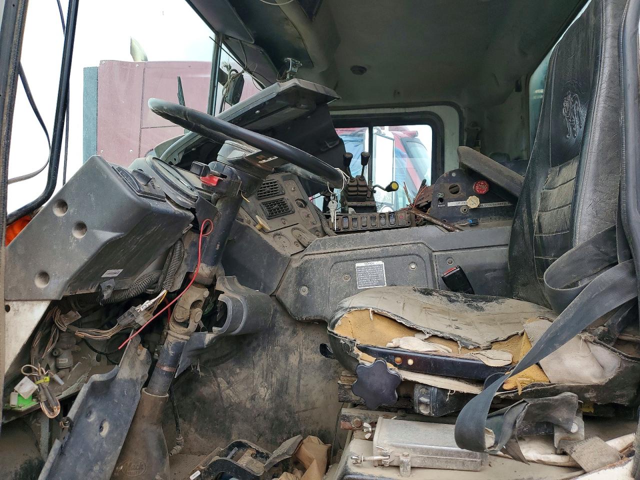 2011 MACK All other VIN 1M2AV02C5BM007899 photo 5