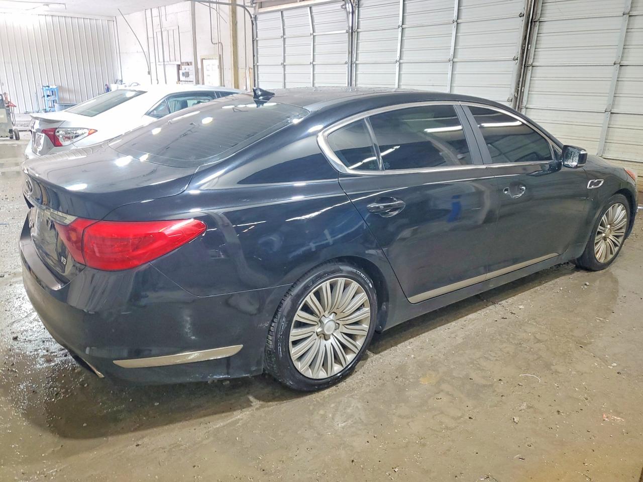 2015 Kia K900 VIN KNALU4D40F6025487 photo 3