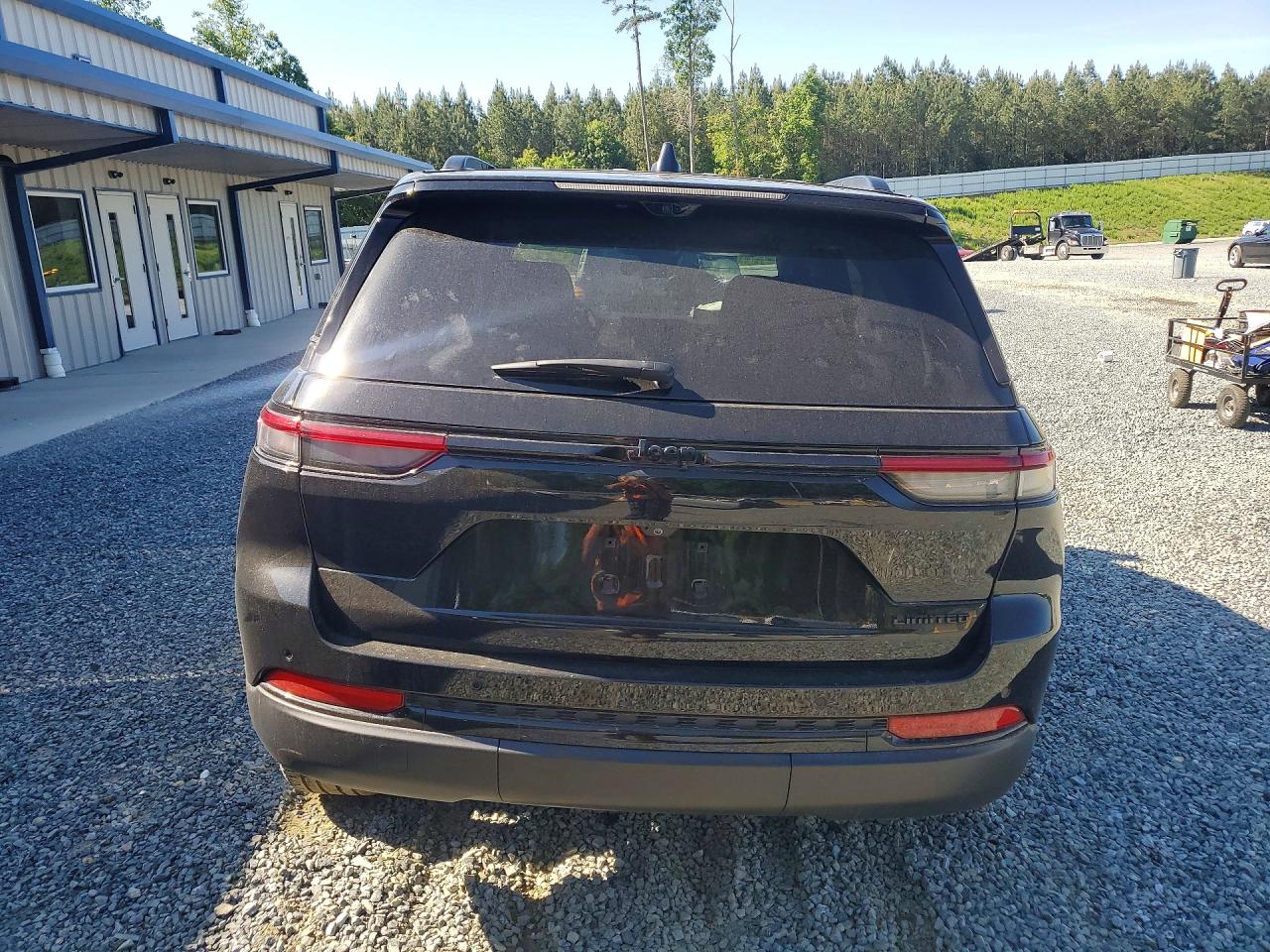 2023 Jeep Cherokee VIN 1C4RJGBG5PC651544 photo 6