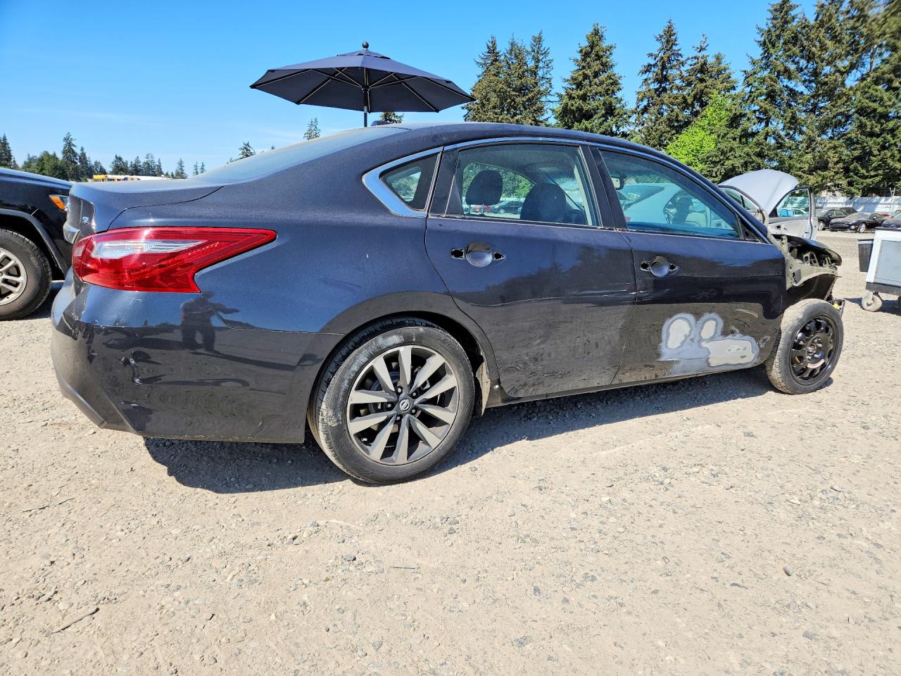 2018 Nissan Altima VIN 1N4AL3AP2JC263976 photo 3