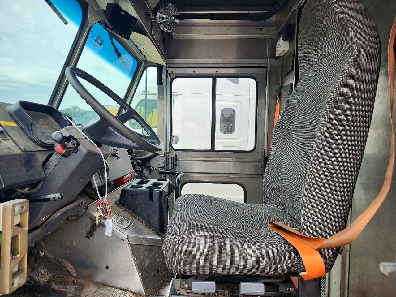 2021 FREIGHTLINER All other VIN 4UZAC2EA5MCMM9215 photo 7