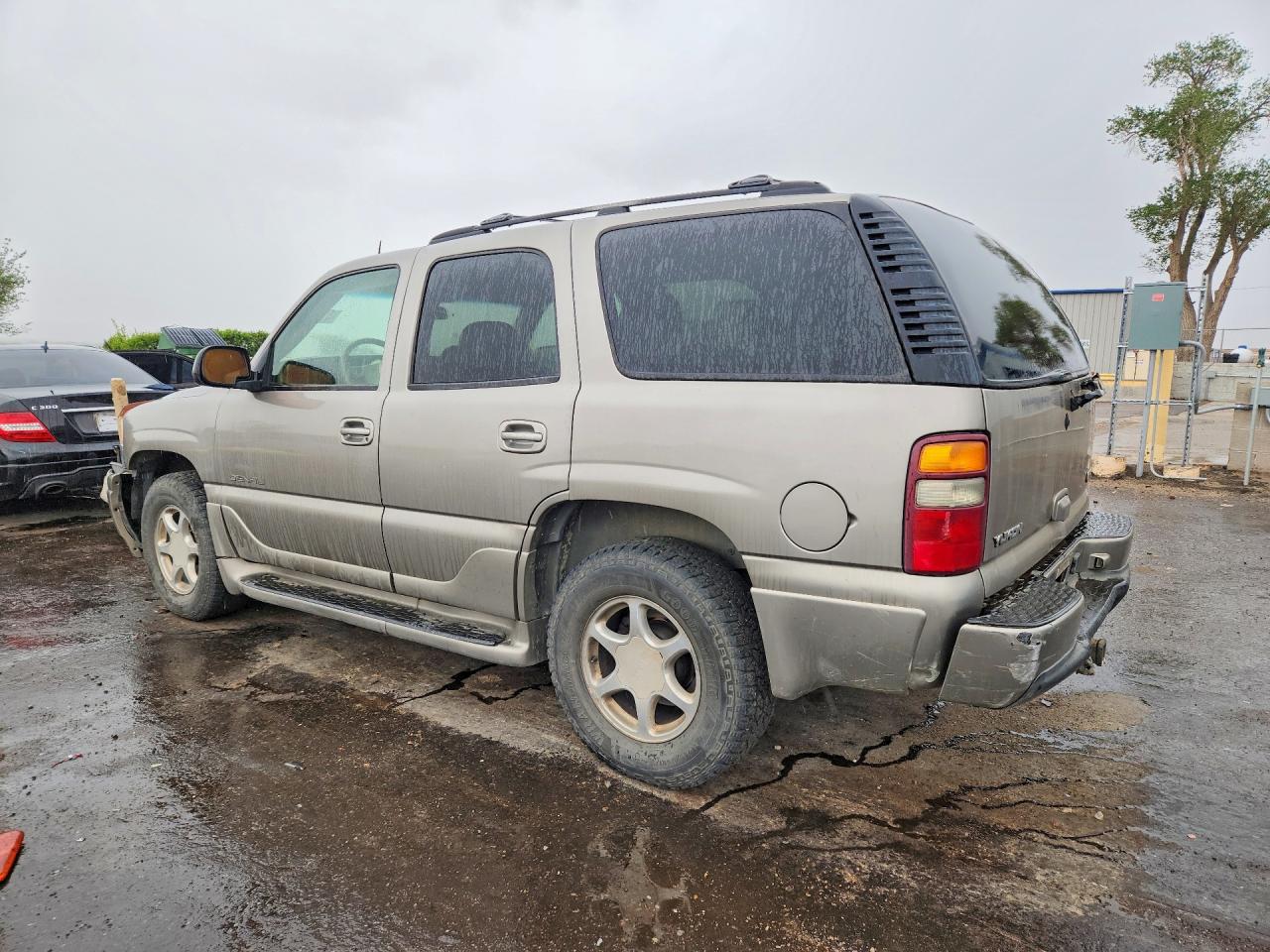 2003 GMC Yukon VIN 1GKEK63U73J285123 photo 2