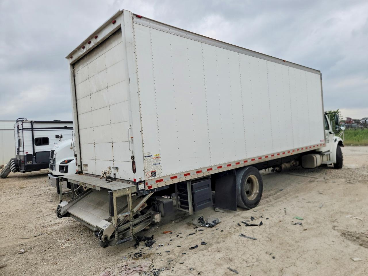 2020 FREIGHTLINER All other VIN 3ALACWFB1LDLZ2803 photo 3
