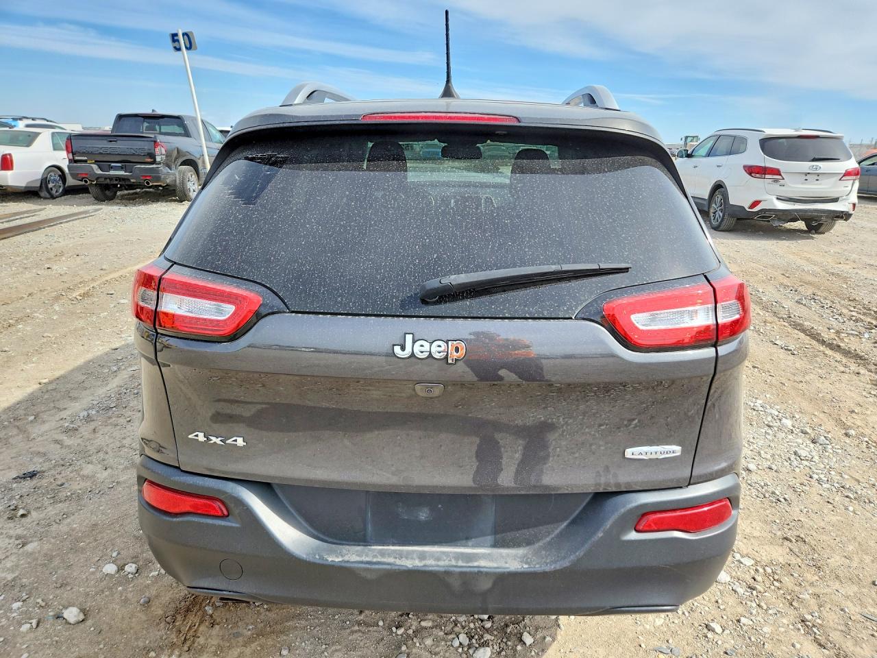 2016 Jeep Cherokee VIN 1C4PJMCB8GW220235 photo 6