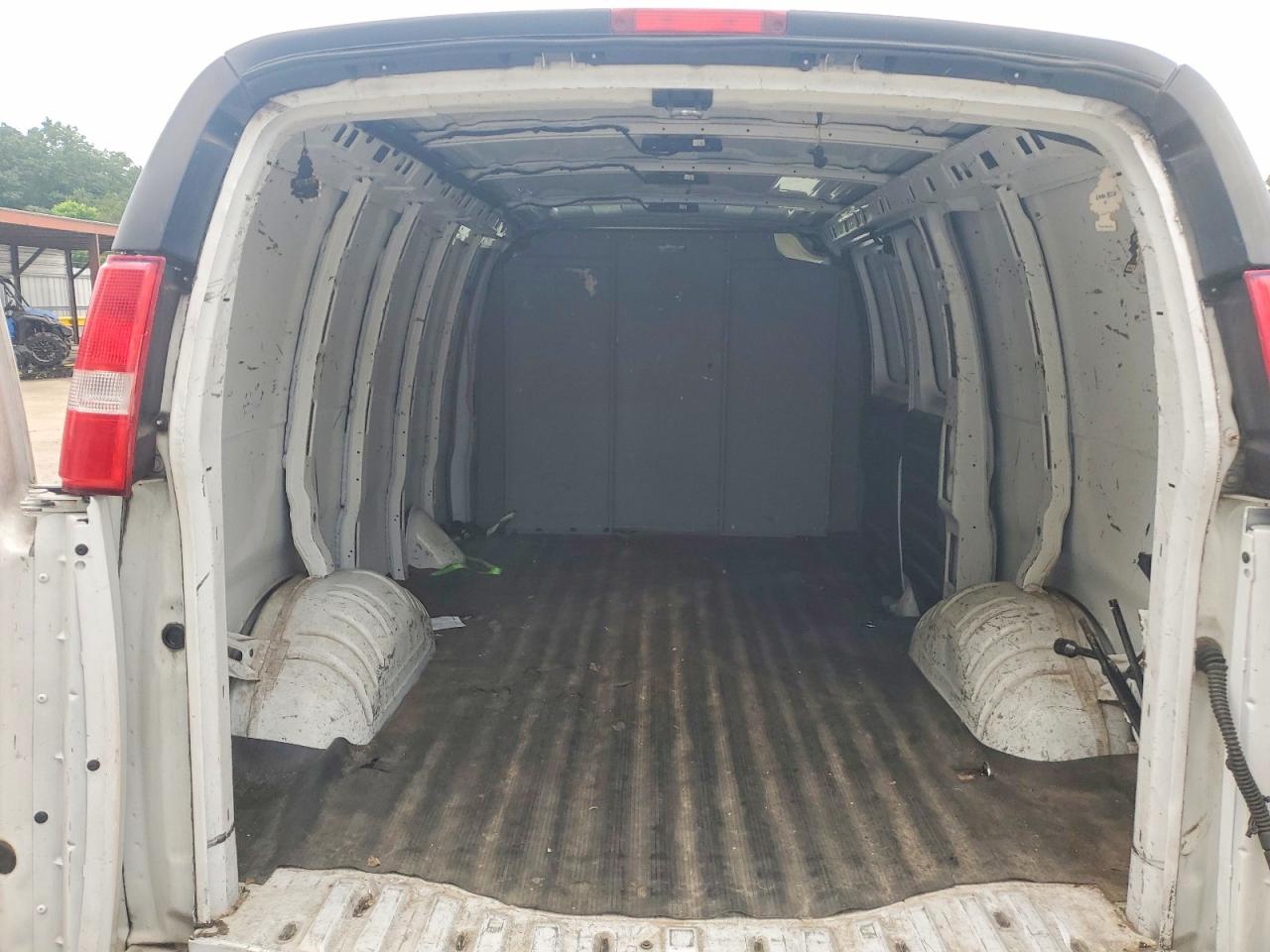 2022 CHEVROLET Express VIN 1GCWGAFP6N1174804 photo 10