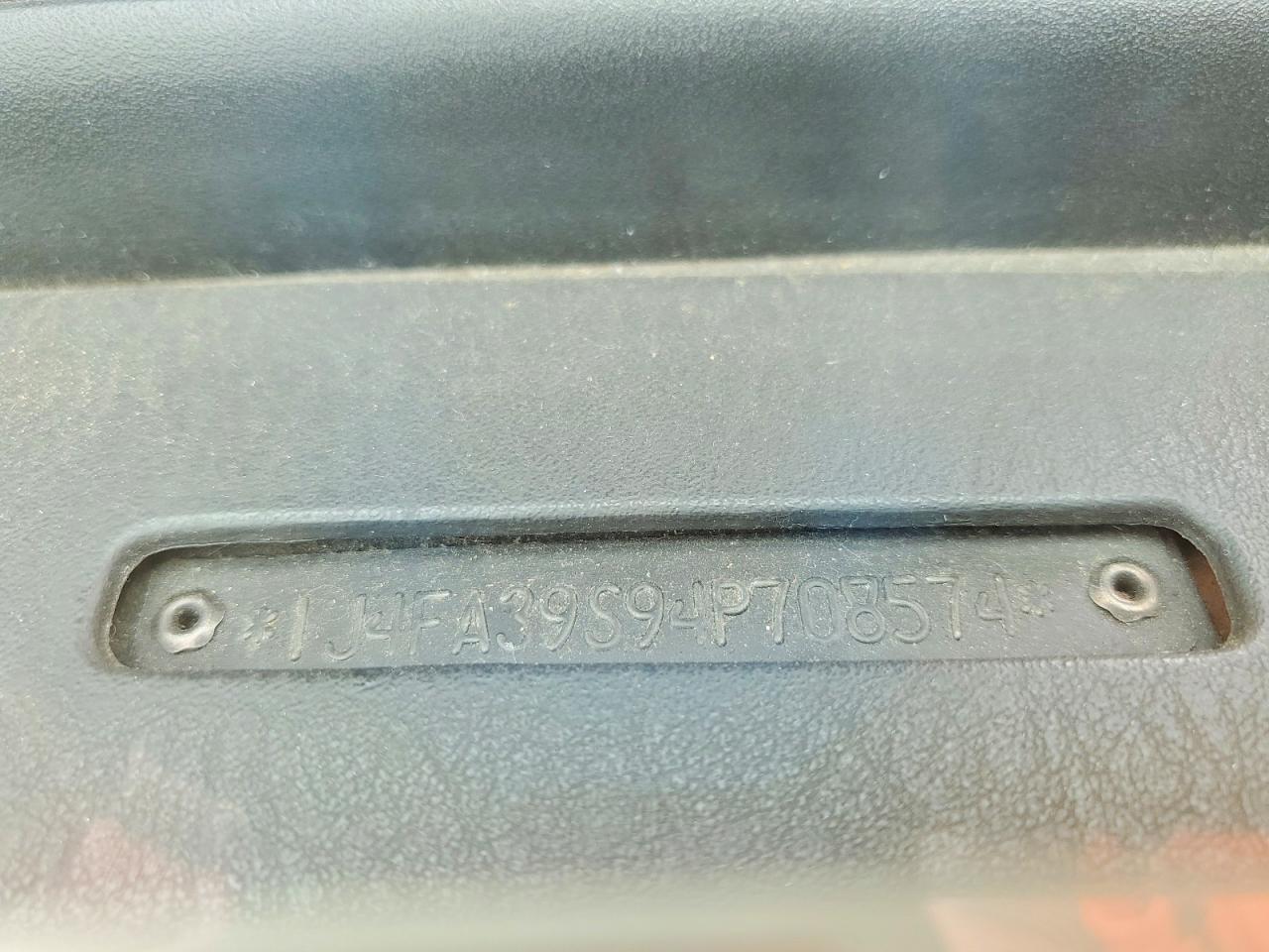 2004 Jeep Wrangler / VIN 1J4FA39S94P708574 photo 12