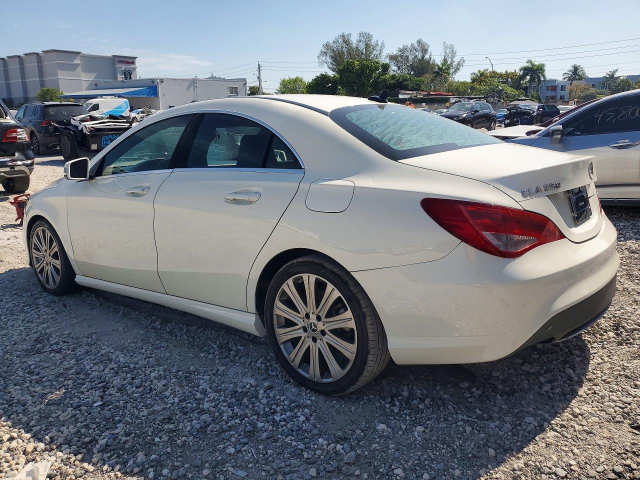 2018 Mercedes-Benz Cla-class VIN WDDSJ4EB9JN571200 photo 2