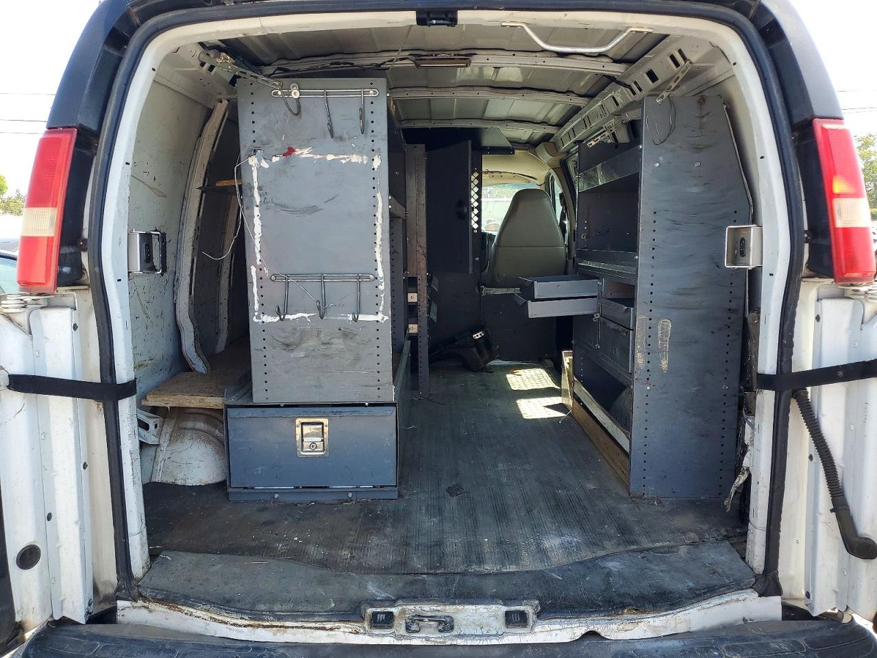 2007 CHEV Express VIN 1GCGG25V271223770 photo 10