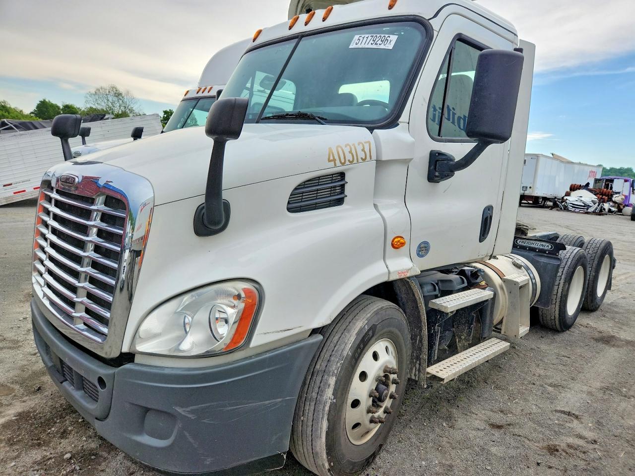 2019 FREIGHTLINER All other VIN 3AKJGBDV5KSKD0208 photo 9