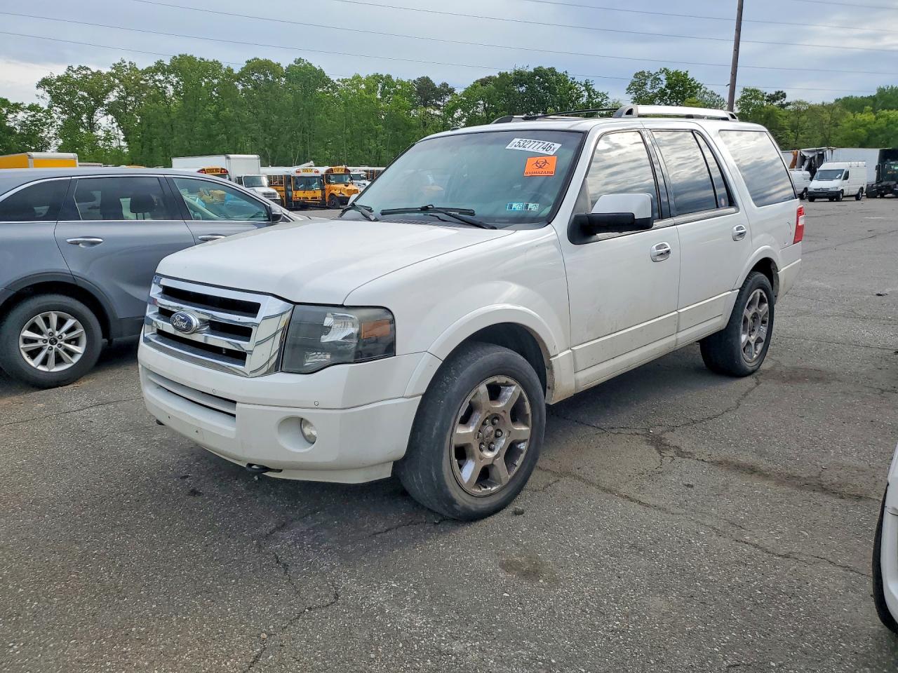 2013 Ford Expedition VIN 1FMJU2A52DEF01930 photo 1