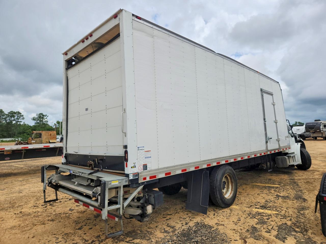 2023 FREIGHTLINER All other VIN 3ALACWFCXPDUH7780 photo 3