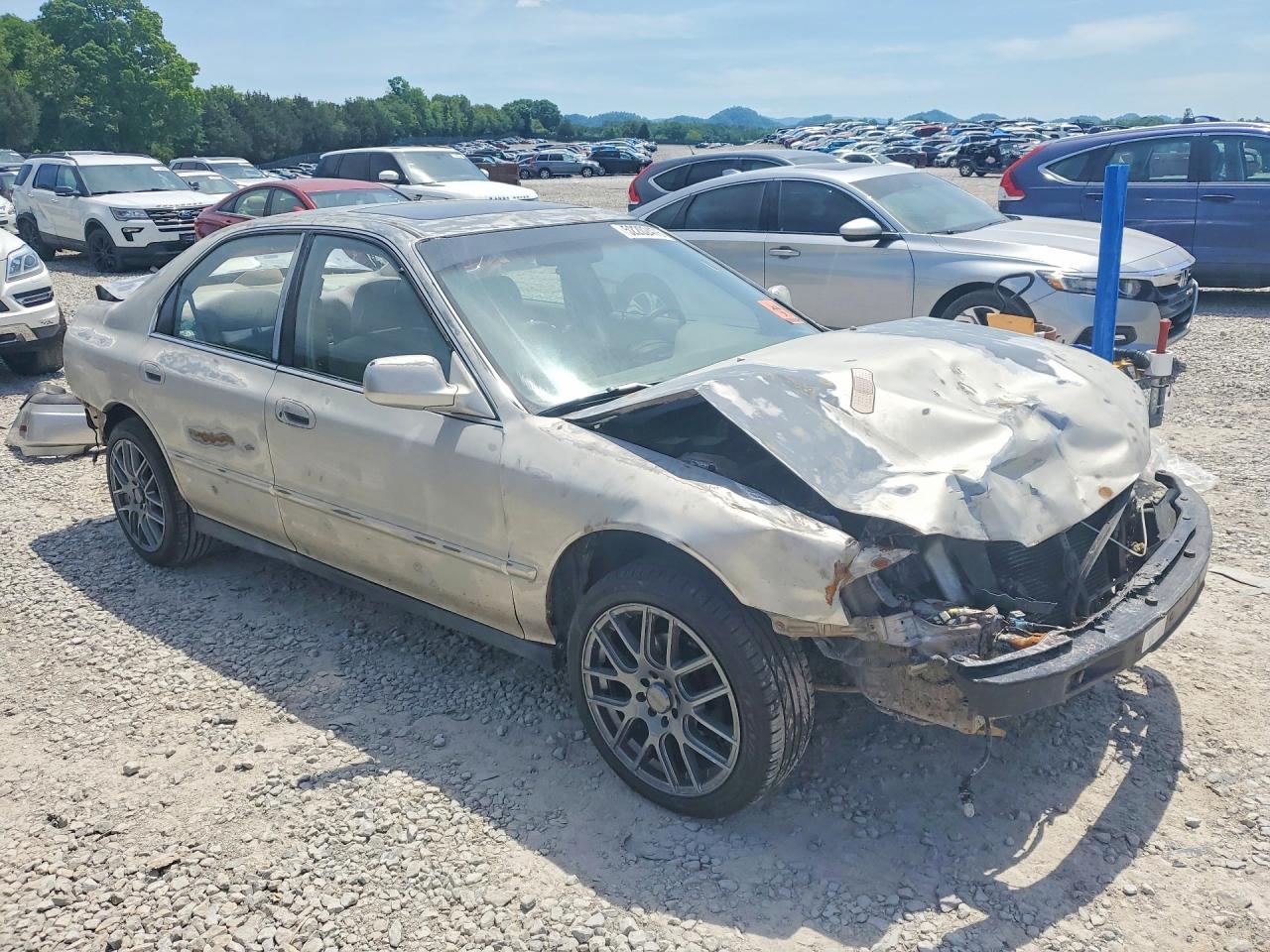1997 Honda Accord VIN 1HGCD5560VA144646 photo 4