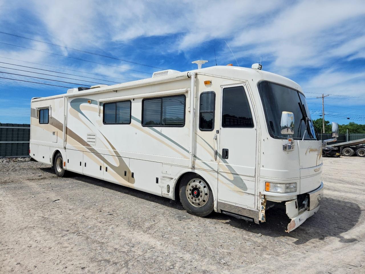 2000 SPARTAN Diamond VIN 4VZBN2499YC034378 photo 1