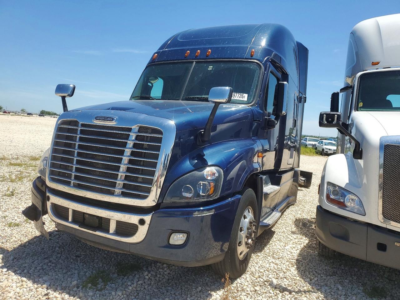 2018 FREIGHTLINER All other VIN 3AKJGLDR4JSJY9131 photo 2