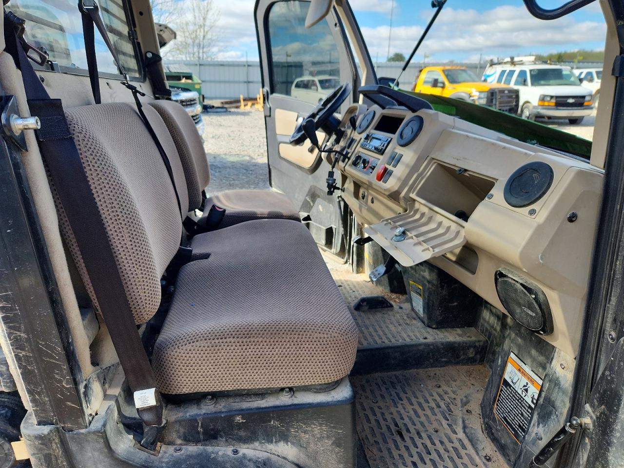 2018 JOHN Xuv835r VIN 1M0835RAJJM011693 photo 5