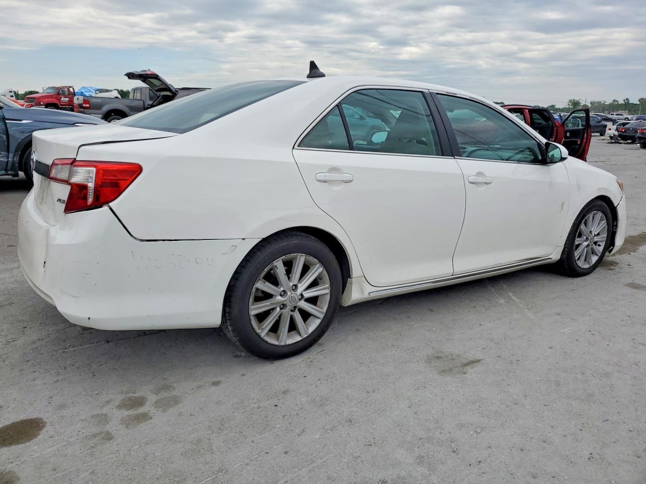 2014 Toyota Camry sola VIN 4T1BD1FK3EU099291 photo 3