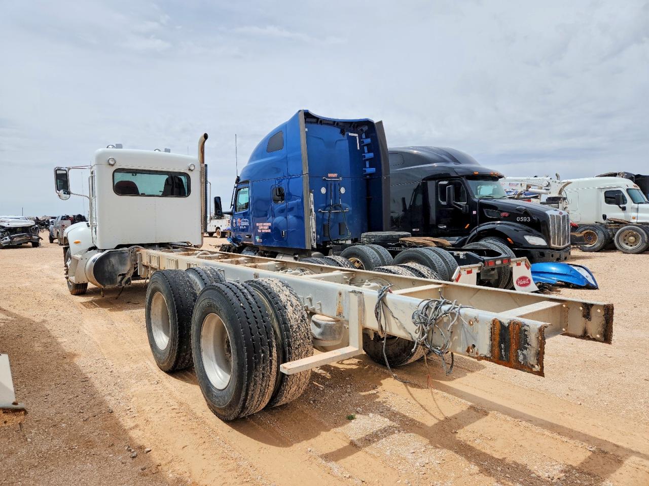 2015 PETERBILT All other VIN 2NP3LJ0XXFM279095 photo 3
