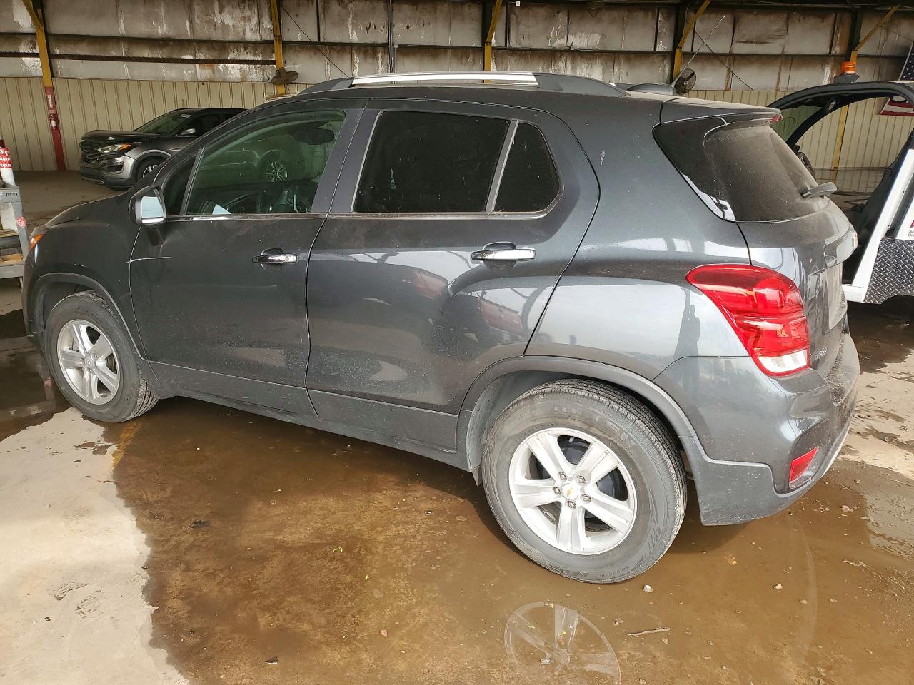 2018 Chevrolet Trax VIN KL7CJLSB3JB710295 photo 2