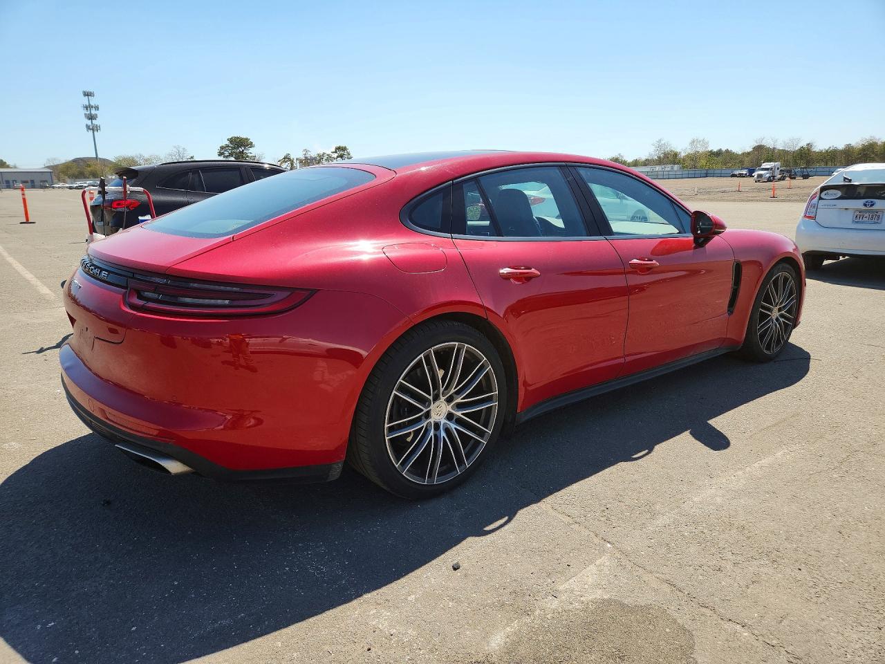 2018 Porsche Panamera VIN WP0AA2A7XJL100969 photo 3