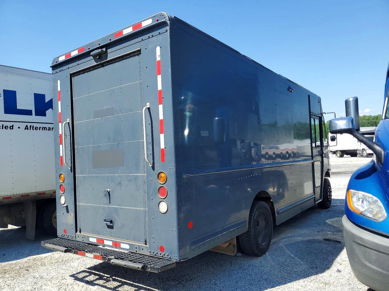 2020 FREIGHTLINER All other VIN 4UZAC2EA3LCMH6049 photo 3