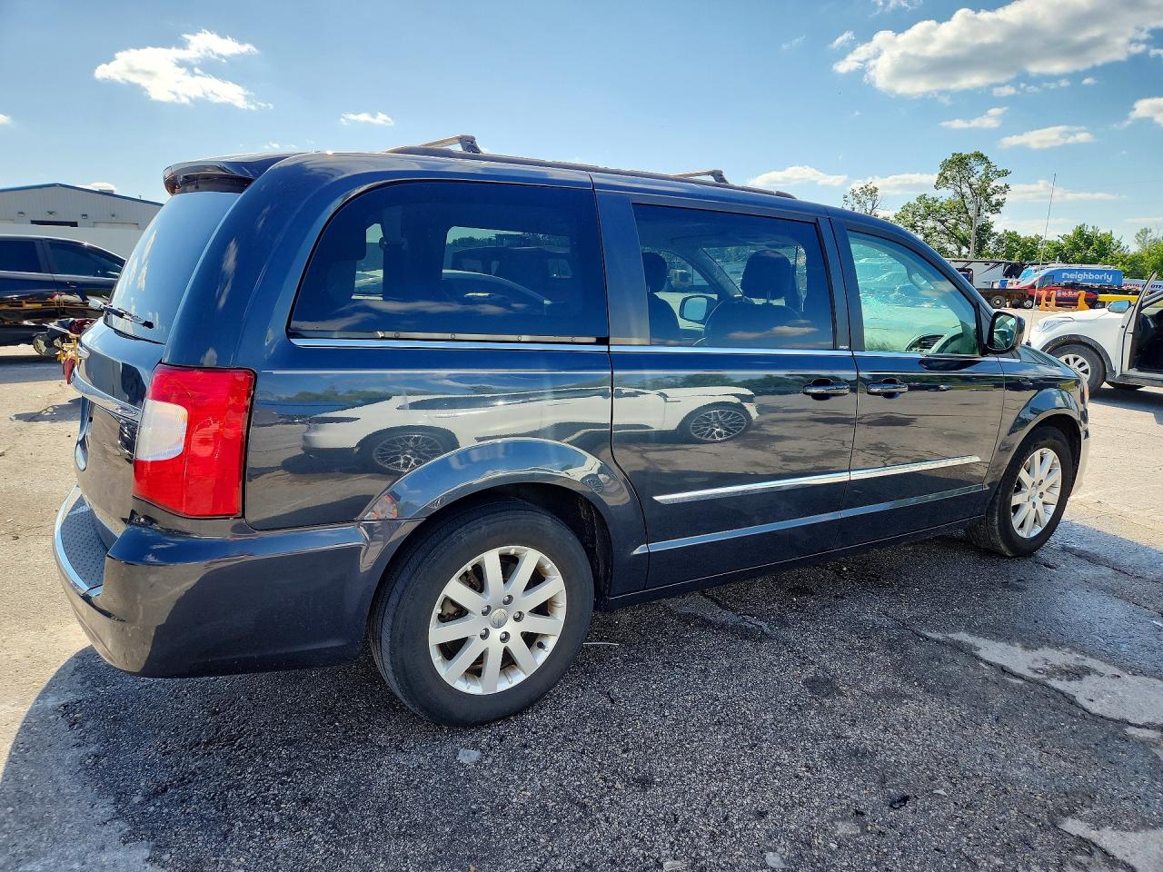 2014 Chrysler Minivan VIN 2C4RC1BG3ER178075 photo 3