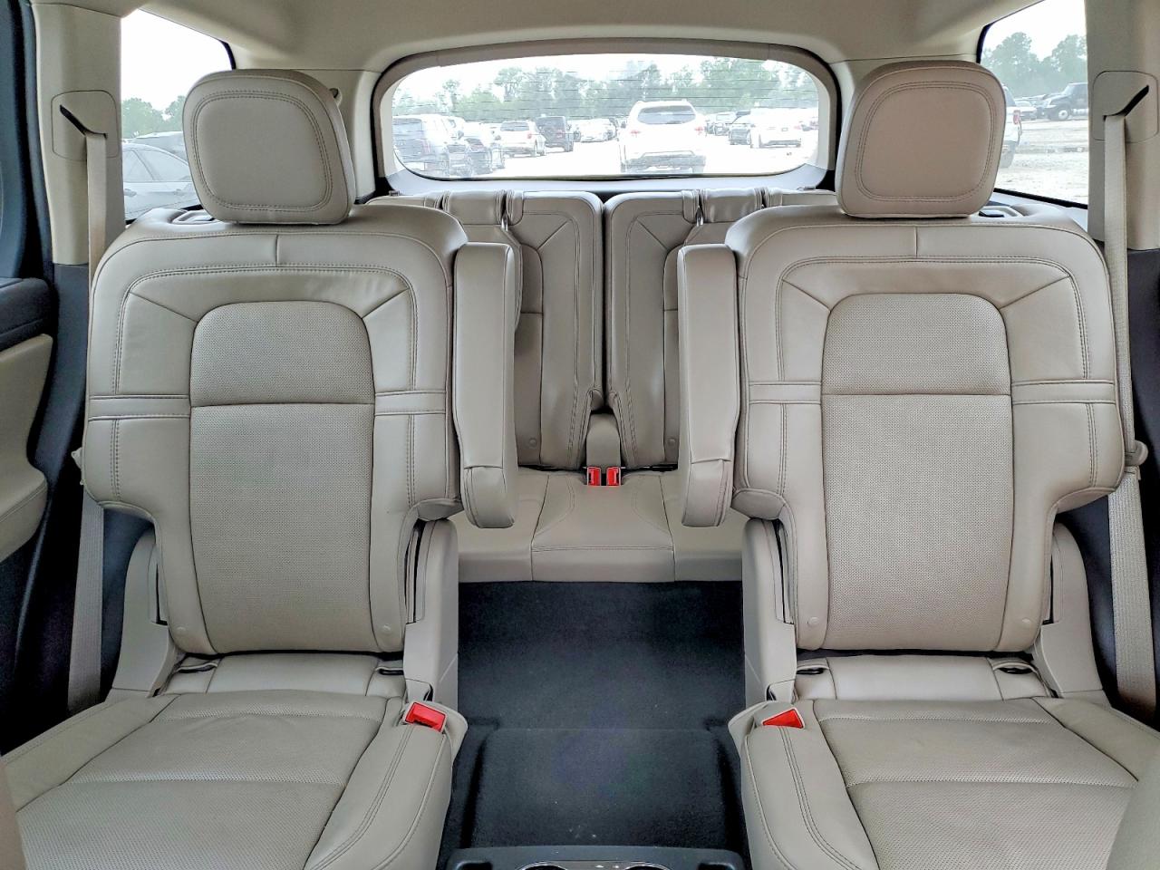 2022 Lincoln Aviator VIN 5LM5J7XCXNGL08182 photo 10