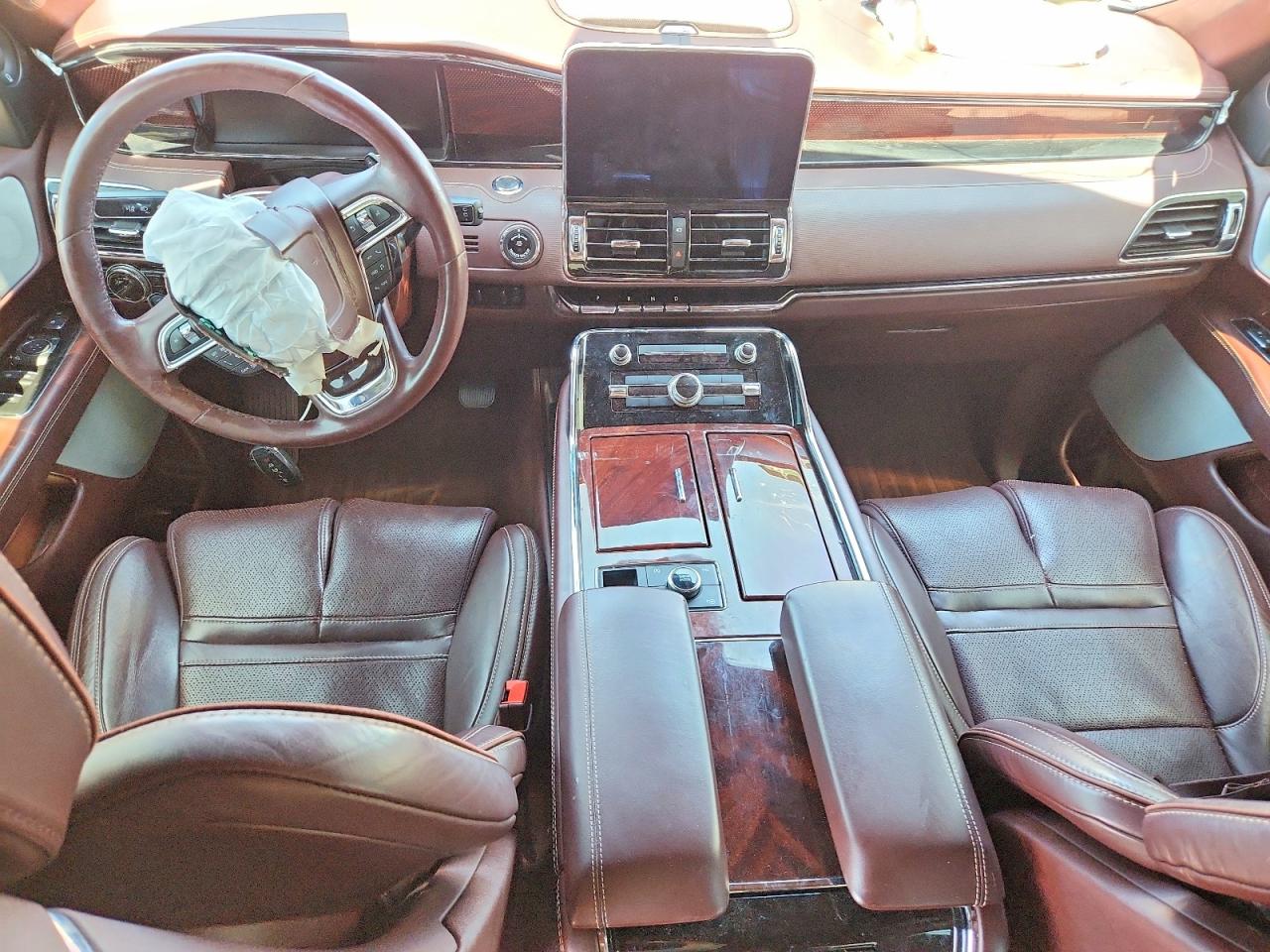 2019 Lincoln Navigator VIN 5LMJJ3TT9KEL16682 photo 8