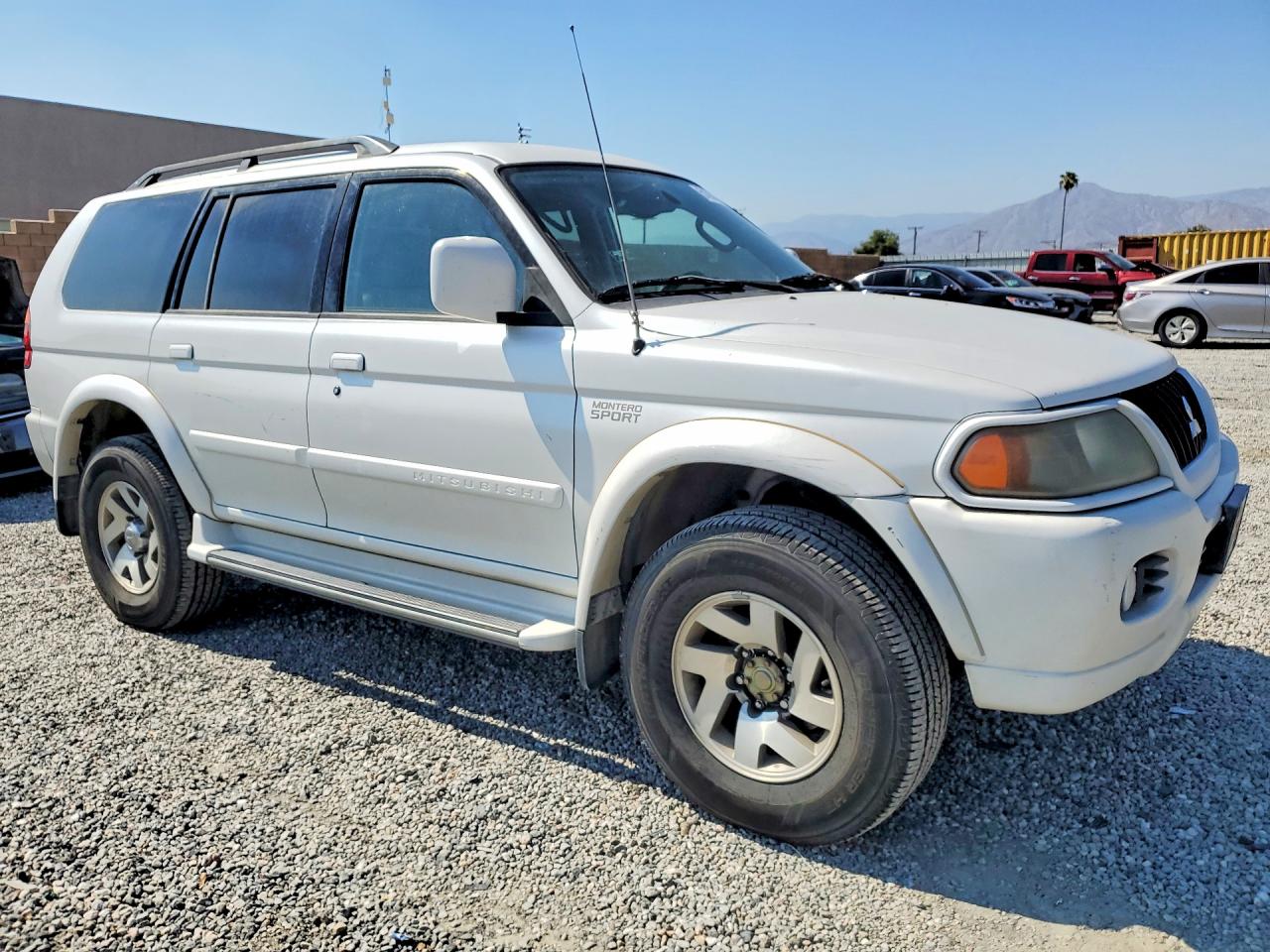 2003 Mitsubishi Montero VIN JA4LS41R23J012428 photo 4