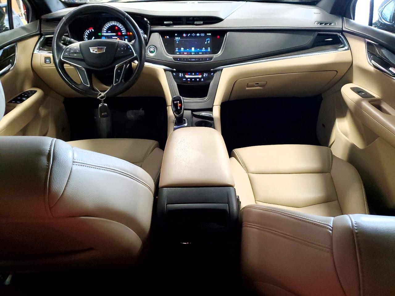 2018 Xt5 VIN 1GYKNARS3JZ193062 photo 8