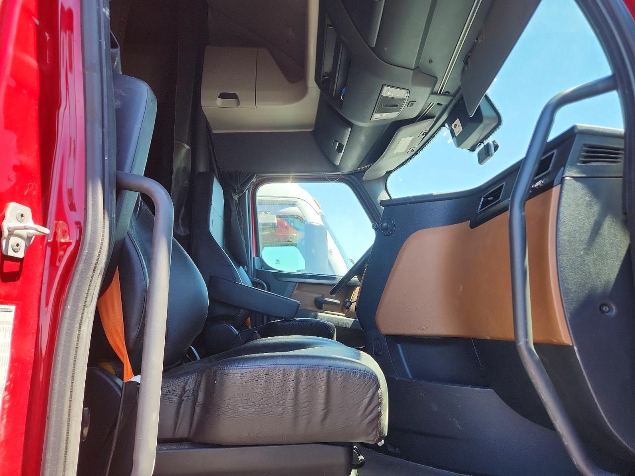 2023 FREIGHTLINER All other VIN 3AKJHHDRXPSLK3515 photo 5