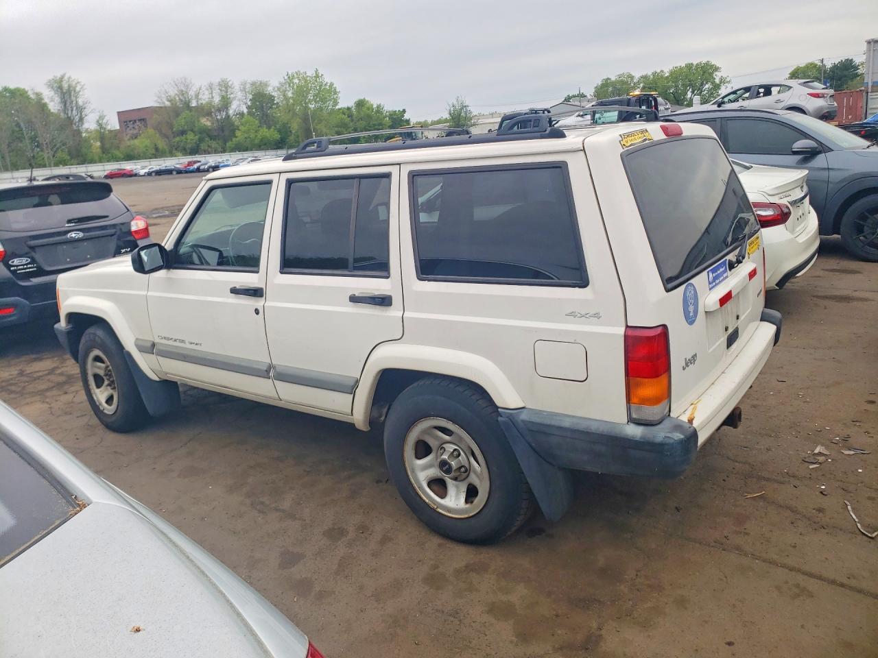 2001 Jeep Cherokee VIN 1J4FF48S11L570718 photo 2