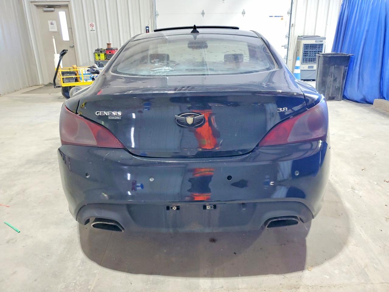 2010 Hyundai Genesis VIN KMHHU6KH5AU003513 photo 6