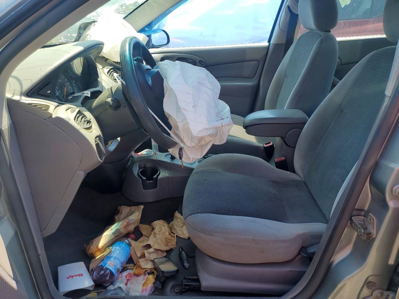 2003 Ford Focus VIN 1FAFP34333W158139 photo 7