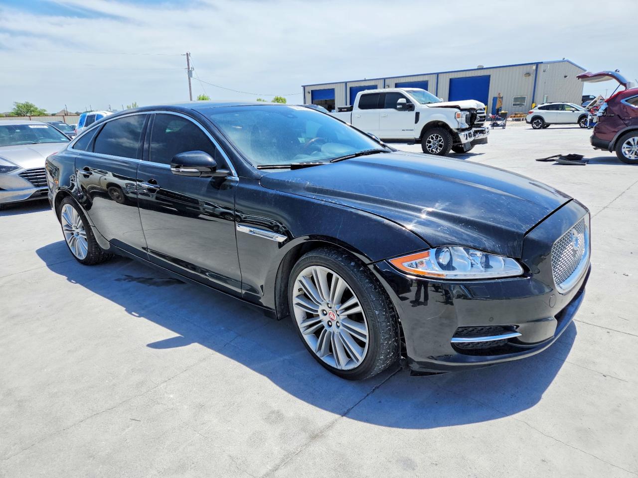 2015 Jaguar Xj VIN SAJWA2GZXF8V89383 photo 4