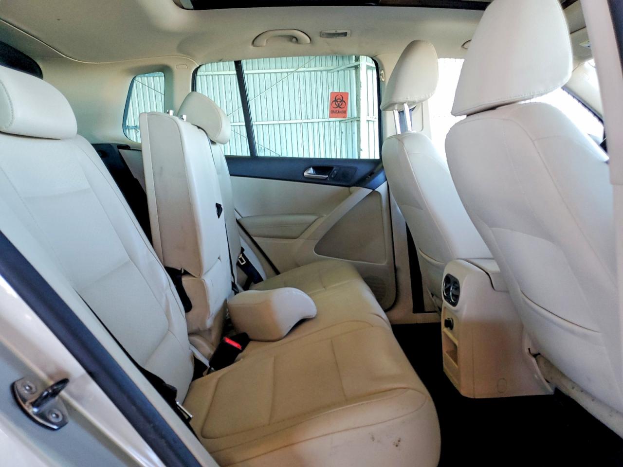 2011 VOLKSWAGEN Tiguan VIN WVGAV7AX7BW515325 photo 11
