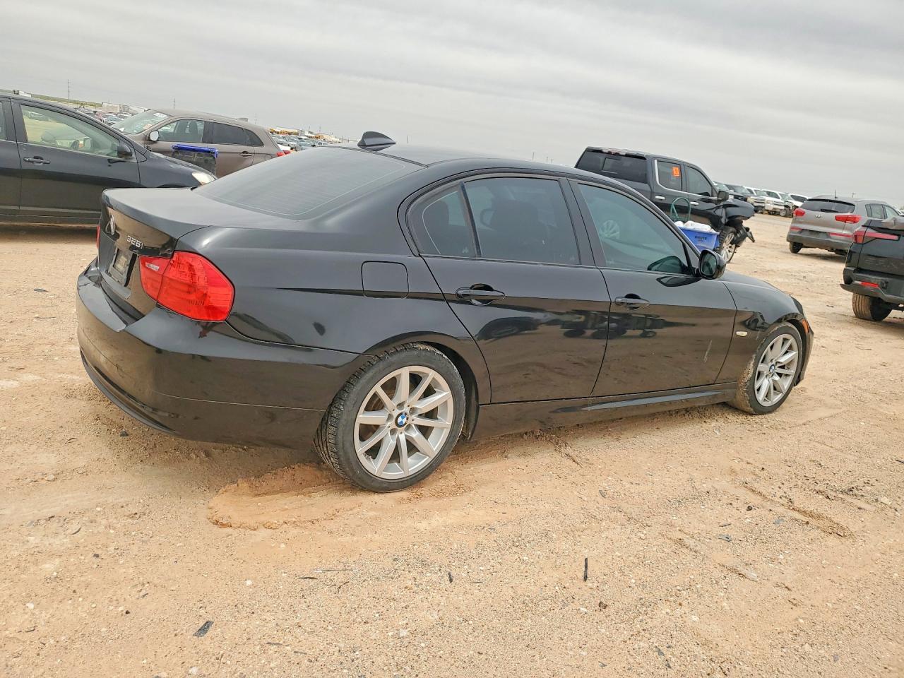 2010 BMW 3 series VIN WBAPH7G58ANM52183 photo 3