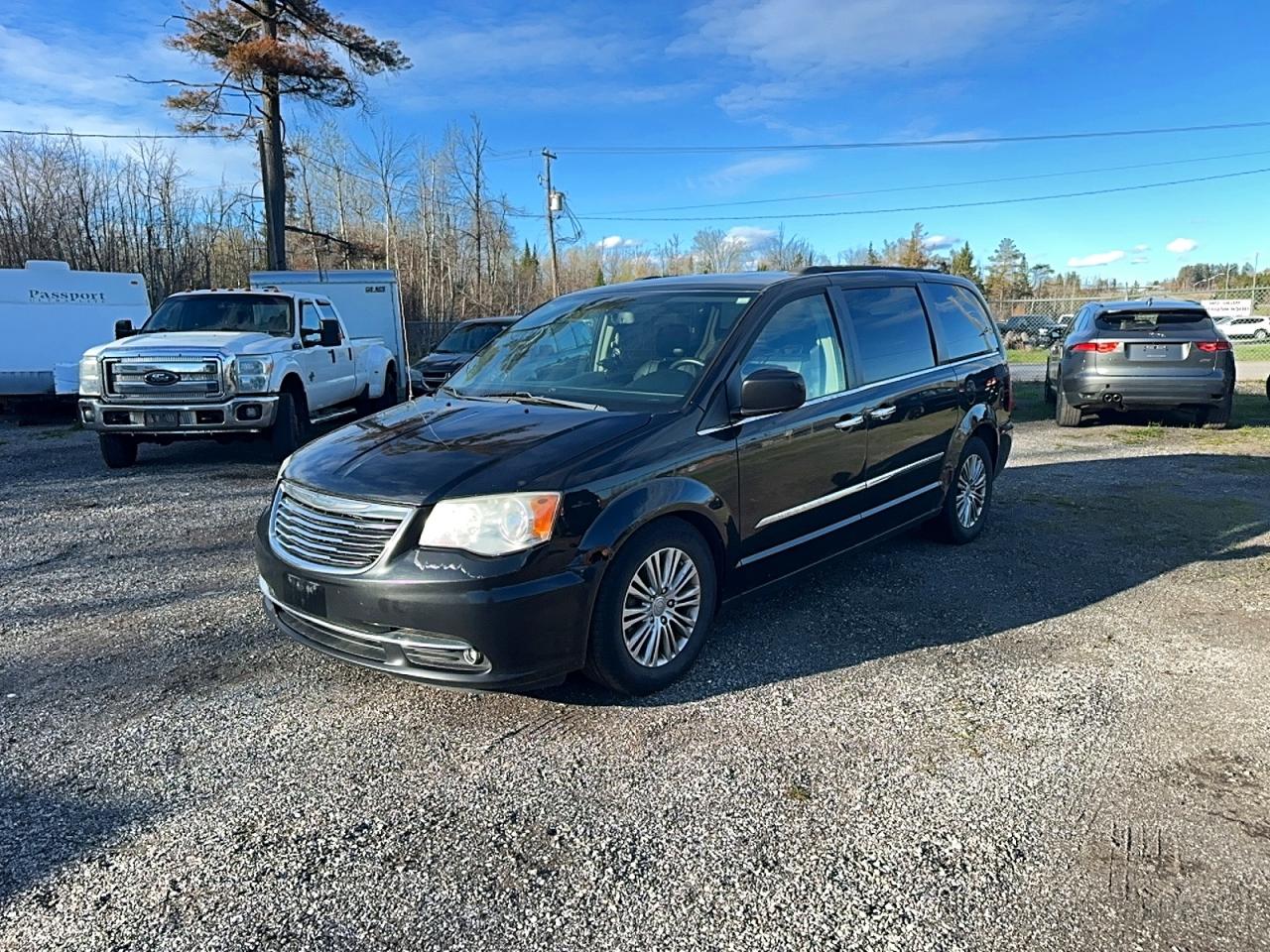 2014 Chrysler Minivan VIN 2C4RC1CG6ER205154 photo 2