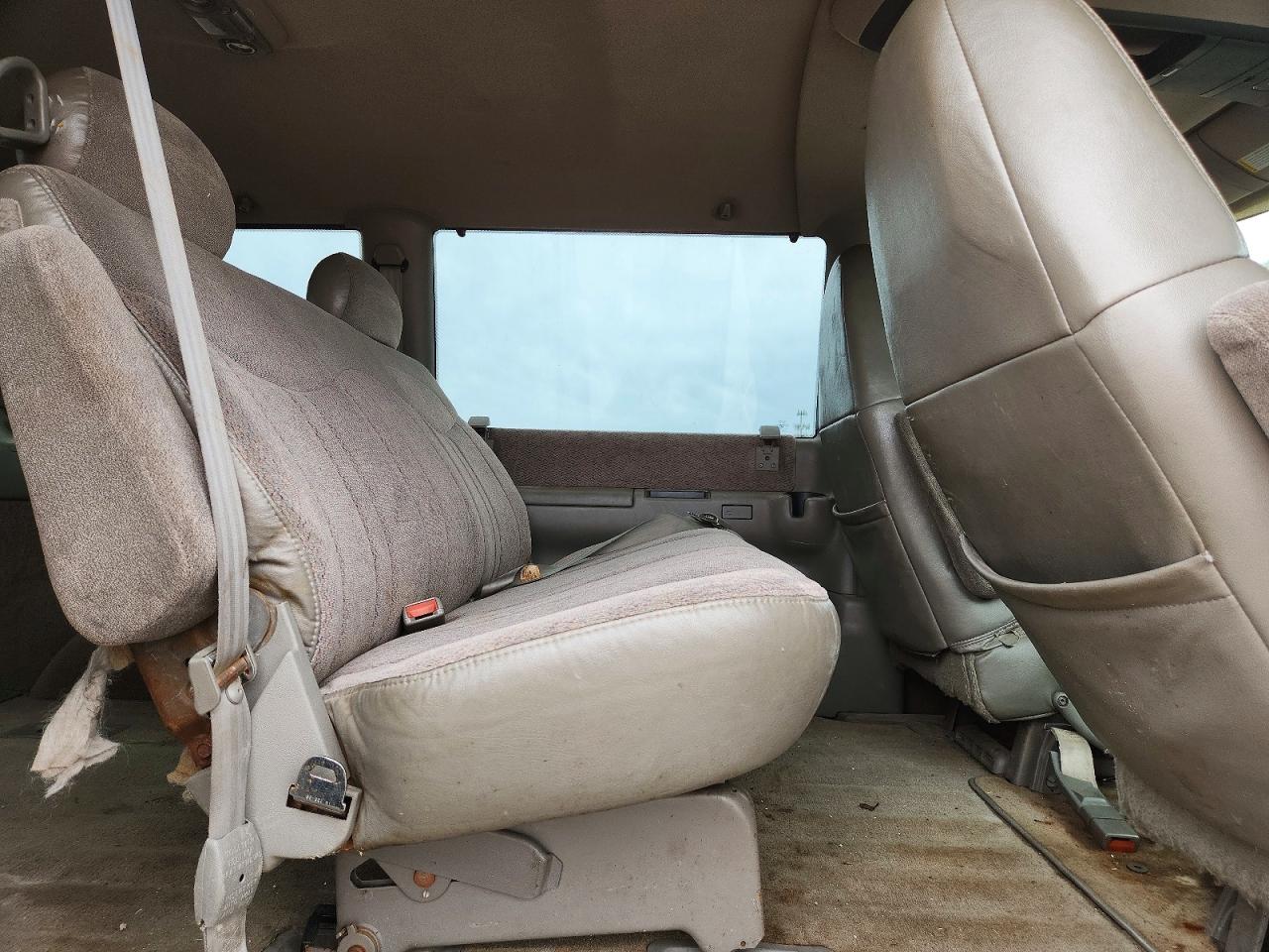 1998 CHEV Astro VIN 1GNDM19W6WB186327 photo 11
