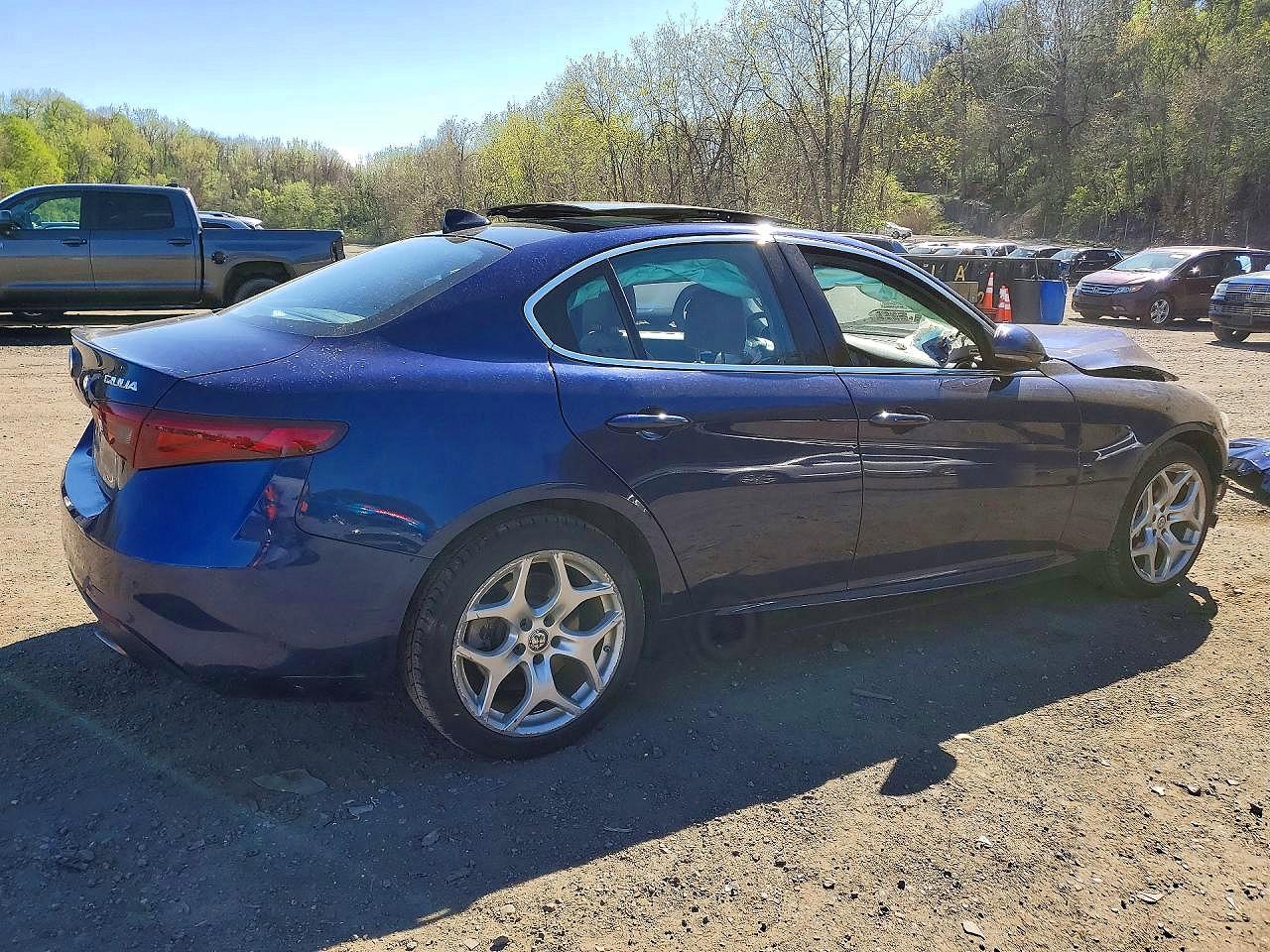 2019 Alfa Giulia VIN ZARFANBN0K7622062 photo 3