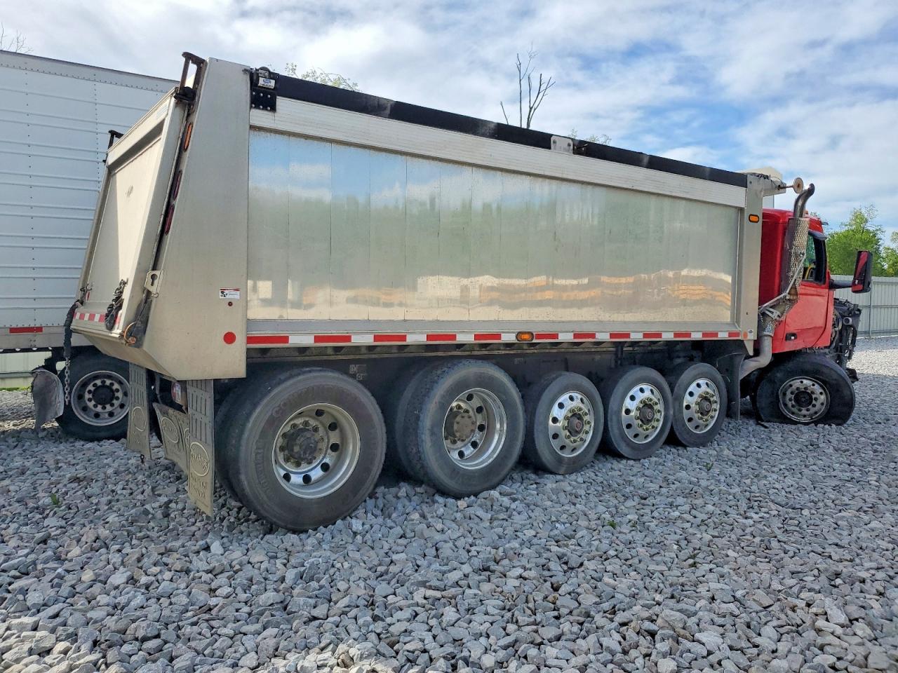 2025 PETERBILT All other VIN 1NPCX4EXXSD716091 photo 4