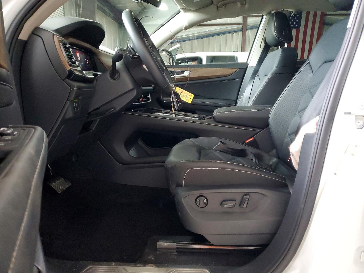 2026 Volkswagen Atlas VIN 1V2KN2CA3TC532032 photo 7